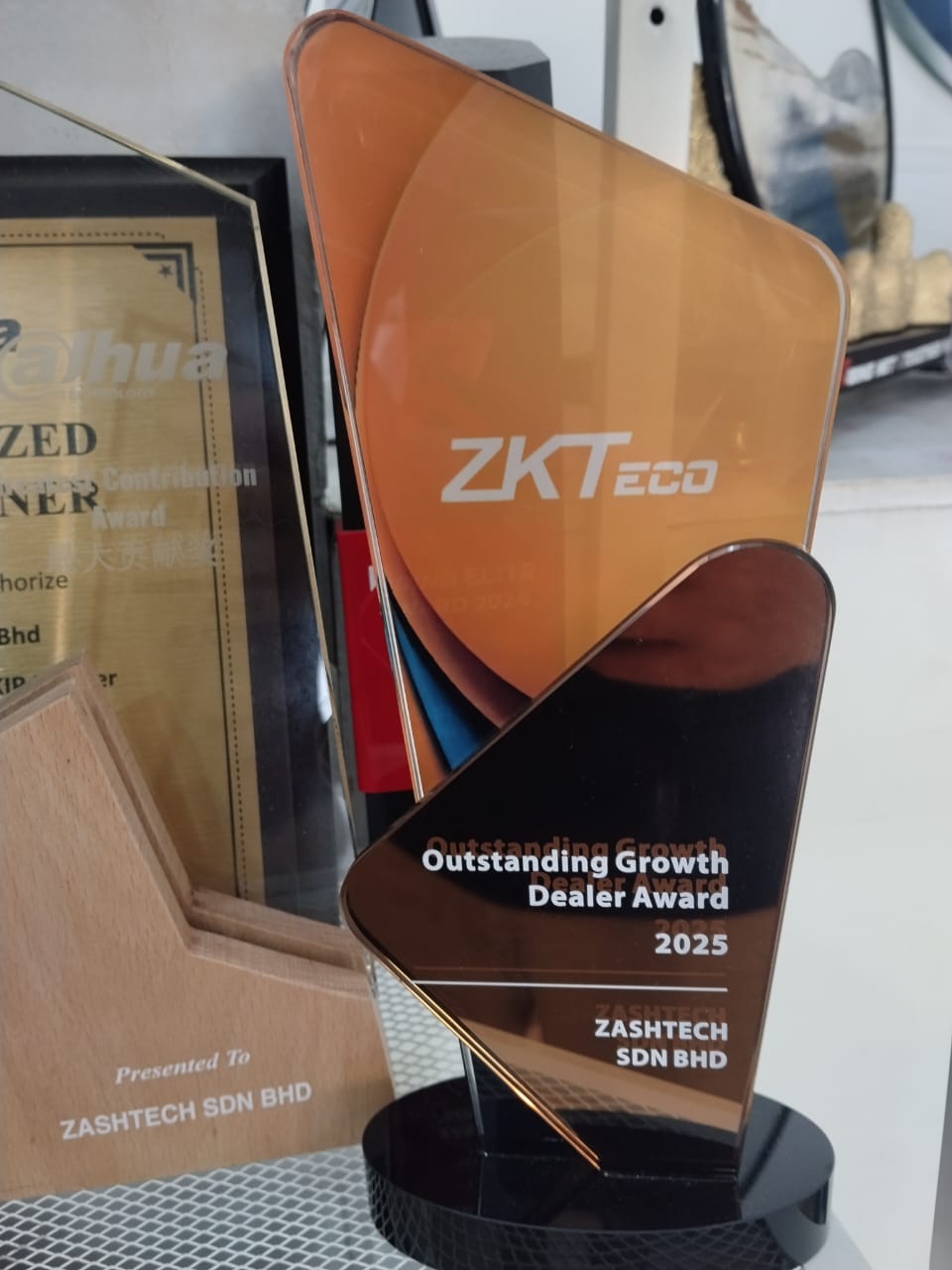 ZKTeco Outstanding Growth Dealer Award 2025 presented to Zashtech Sdn Bhd